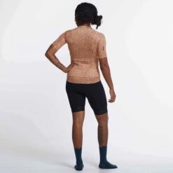 Rust Flora Ultralight Women's Jersey -Velo Velo Cycle Cheap Store womens flora ultralight jersey rust back full 1200x e3517e01 ebd2 4ee5 8be1 2a2ffb84daf1